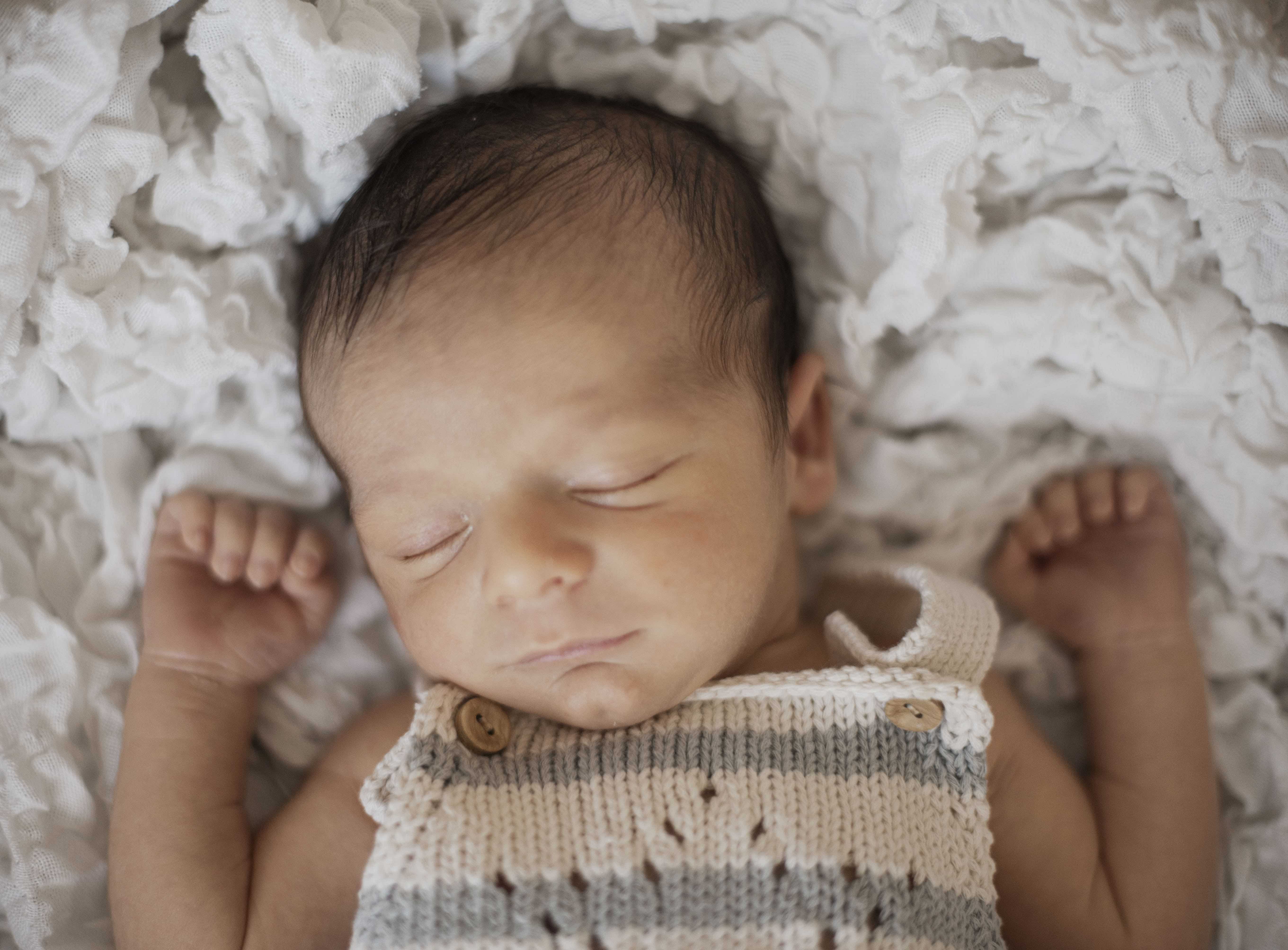 bébé fait ses nuits grâce à son papa